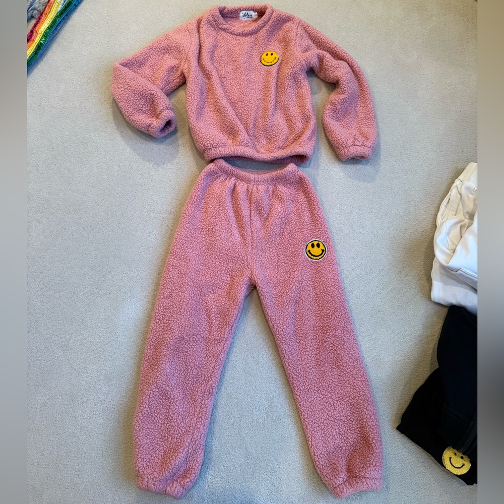 Charming Pink Fleece Kids Set with Smiley Accents